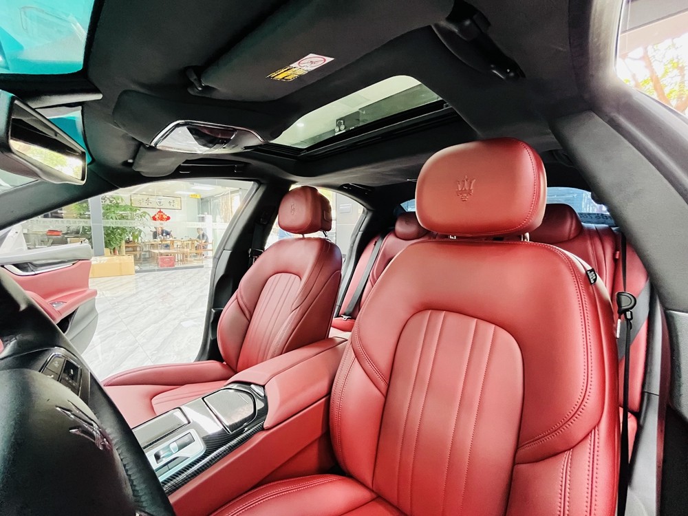 瑪莎拉蒂汽車內(nèi)飾改裝